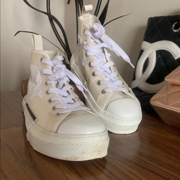Dior Women's Cream High-Top Sneakers 7 217 - Picture 2 of 11